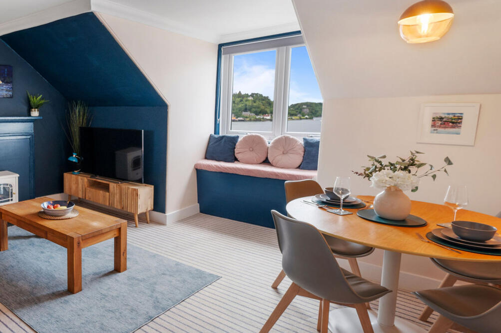 Comfortable living/dining space